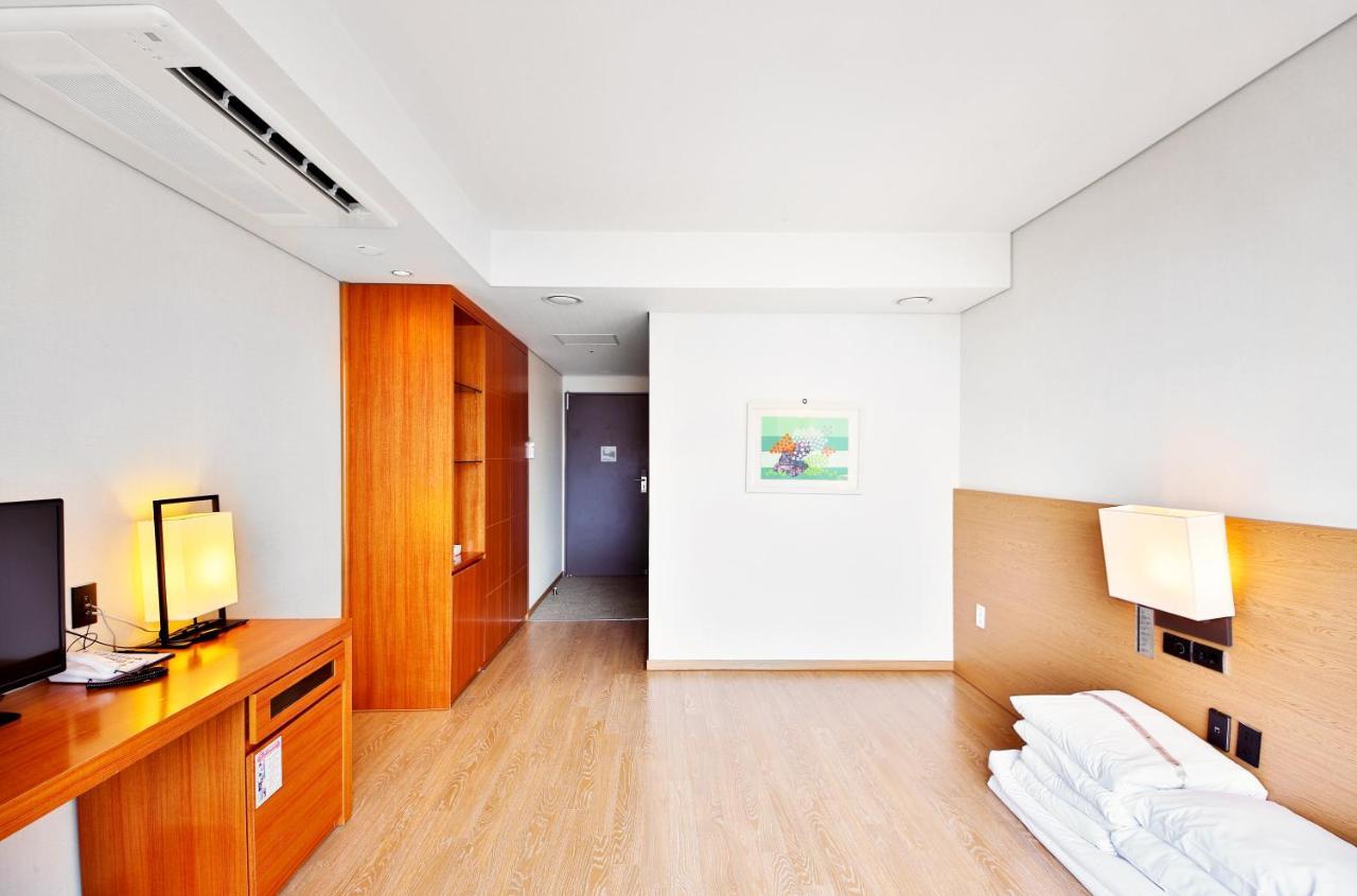 Bareve Hotel Seogwipo Exterior photo